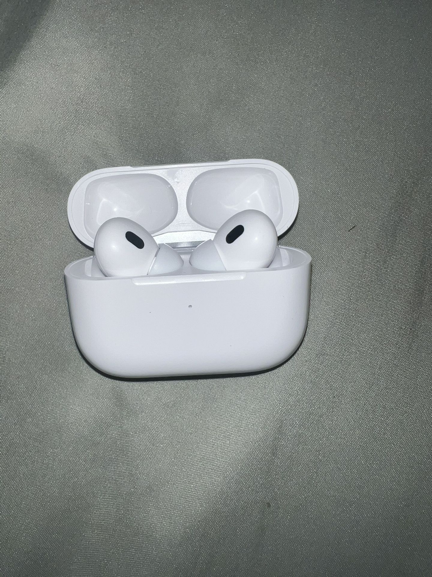 Brand New Earbuds With Charger 