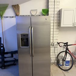 GE Stainless Steel Refrigerator 