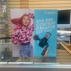 Canon EOS R50 Creator Kit