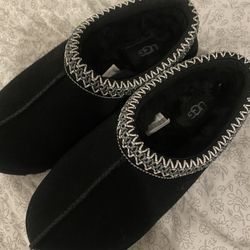 Black Ugg Slippers 