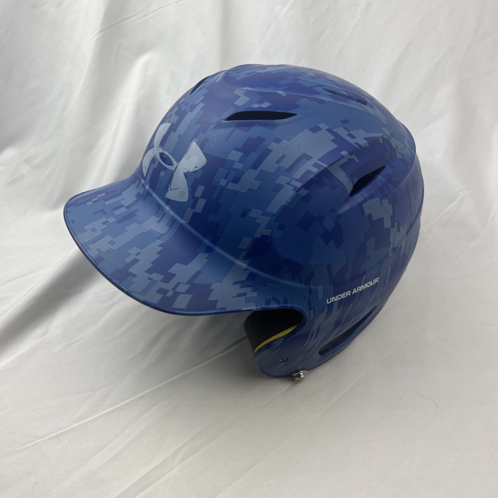 Under Armour UABH100 Batting Helmet Youth 6 1/2-73/4 Camo Blue