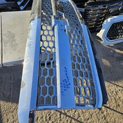 Chevy Silverado 2500 Grille Oem