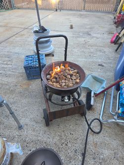 Gas fire pit