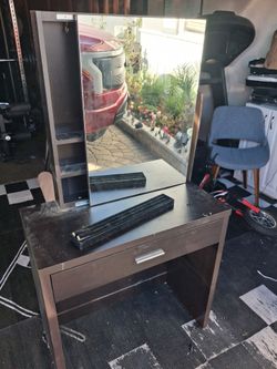 Make up / Jewelry Vanity