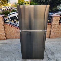 3MONTHS WARRANTY 28X29X67 SAMSUNG FRIDGE 18CUFT SILVER 