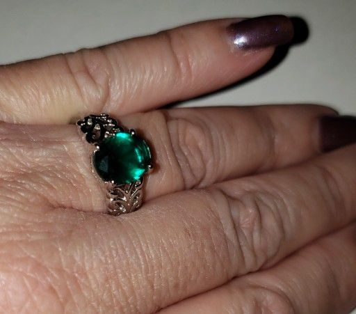 Beautiful Green Crystal (?) 925 SS ring