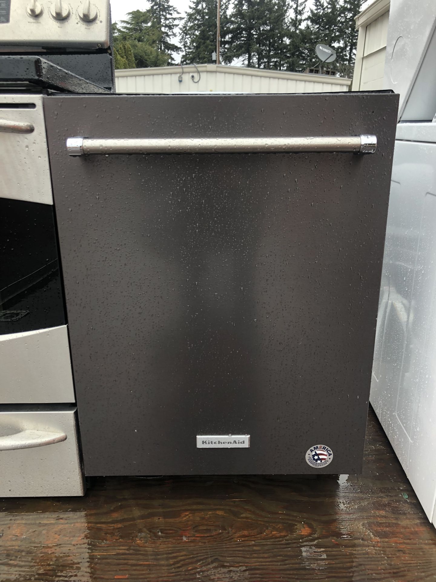 Kitchenaid Black Stainless Dishwasher 2100 on Back Order in