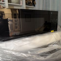 G&E Spacemaker Microwave Oven 