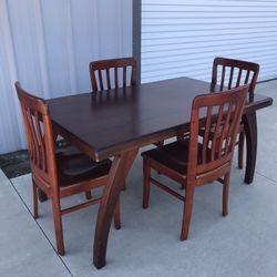 Kitchen Table with 4 Wood Chairs