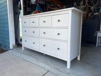 White 8 Drawer Dresser