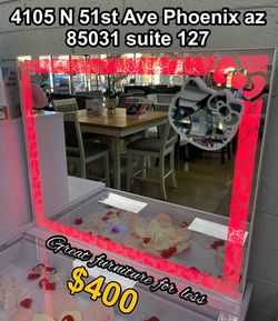 Impressions hello Kitty mirror brand new