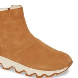 Size 10 Sorel Kinetic WEATHER BOOTS 