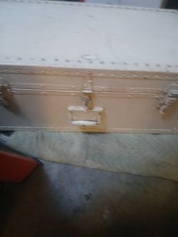 Old. Vintage  Army Footlooker