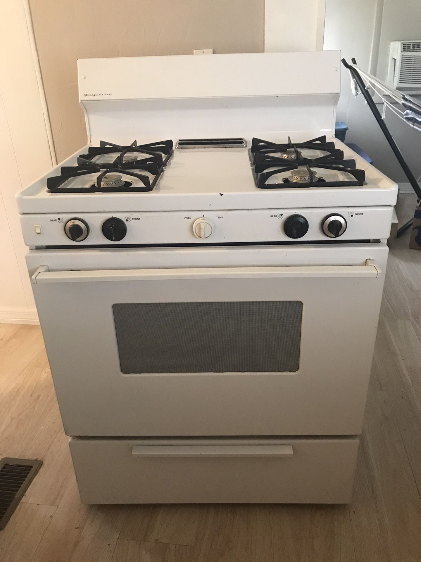 FREE GAS STOVE MUST PICK UP.