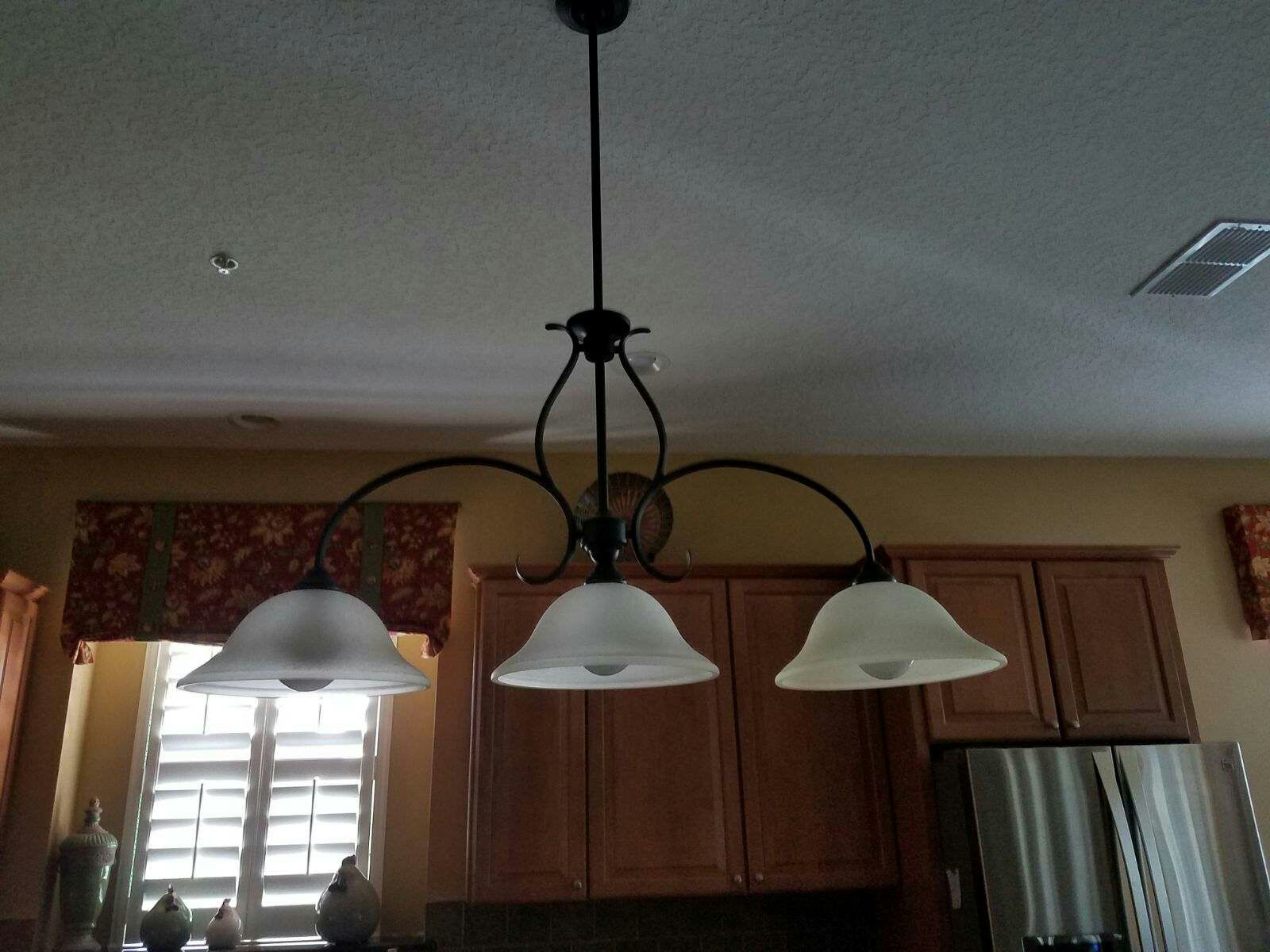 Three head light fixture