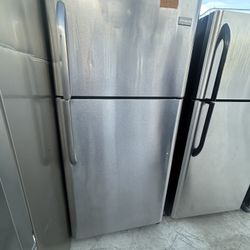 Frigeraire Beautiful Stainlees steel 2 Doors Refrigerator 