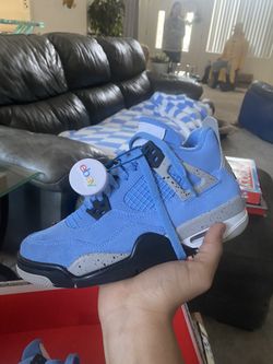 Jordan 4 University blue