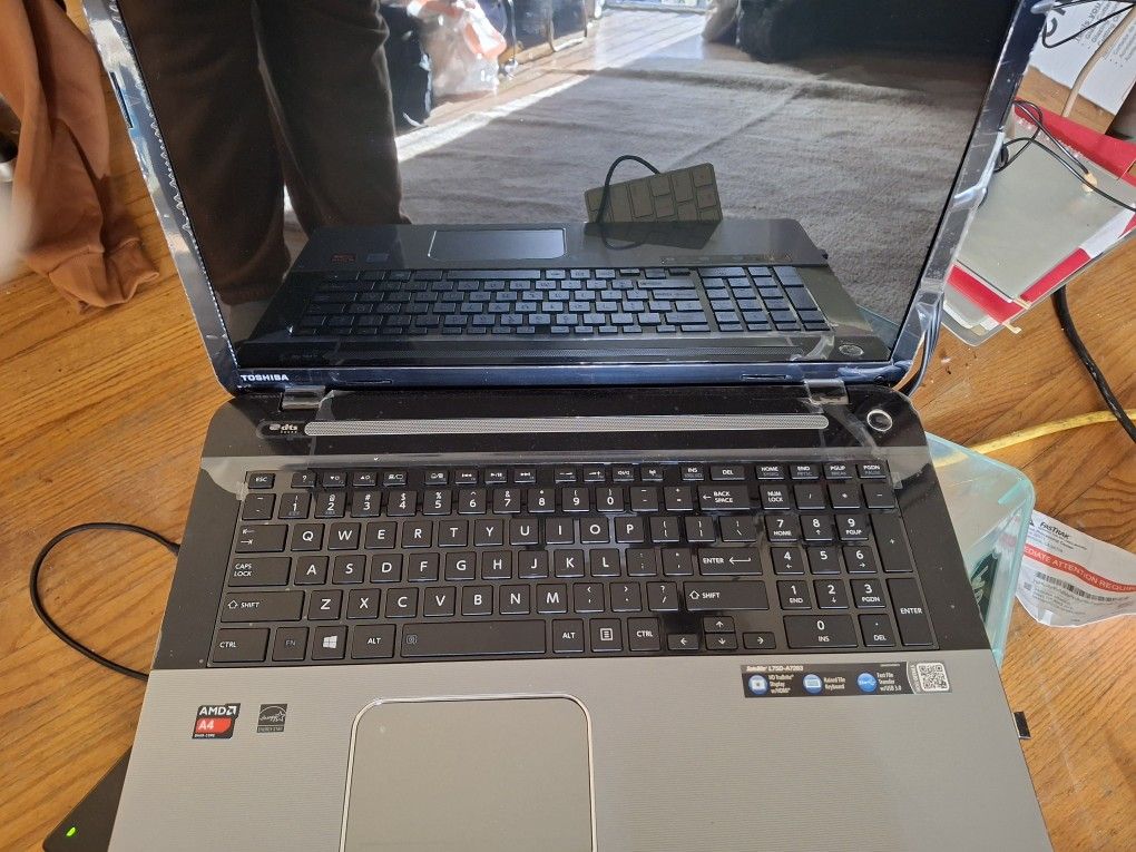 Toshiba BRAND NEW LAPTOP