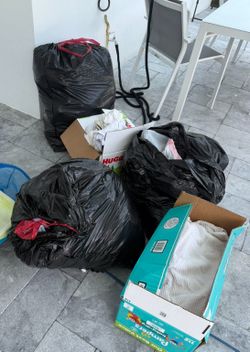 400 Pices Of Clothes , Shoes And Toys Kids Stuff