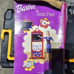 NEW 2000 Barbie Teacher Doll & Blackboard School Room Backdrop Sealed Boxed