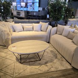 COFFEE TABLE SET 2 END TABLES INCLUDED 