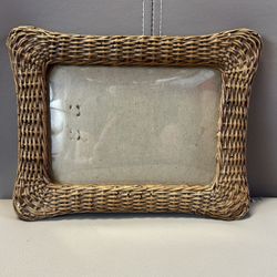Wicker Woven Brown Rectangular Photo Frame, 5x7 in, Freestanding, 1 Photo