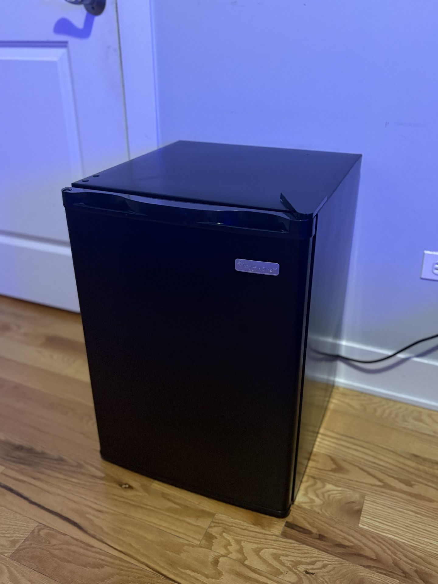Magic Chef 3.2 Cu. Ft. Mini Fridge – Great Condition, Works Perfectly!