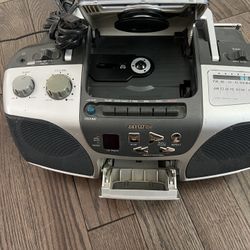 Portable Boombox 