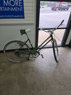 Schwinn Deluxe Collegiate Bicycle