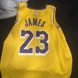 LeBron Jersey Size M