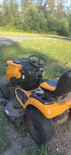 Cub cadet riding mower