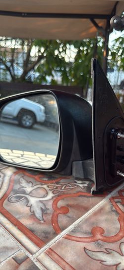 05-11 Tacoma side mirrors electric