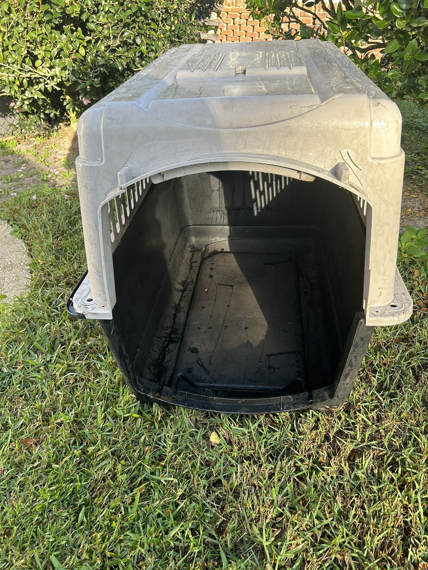 XL Dog House Crate Removable Top Via Screws( Included) For Easy Moving & Cleaning