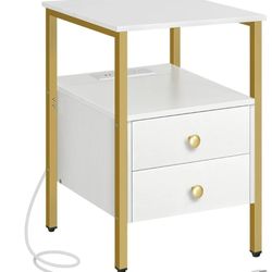Set of 2 Nightstands with Charging Outlets – White & Gold