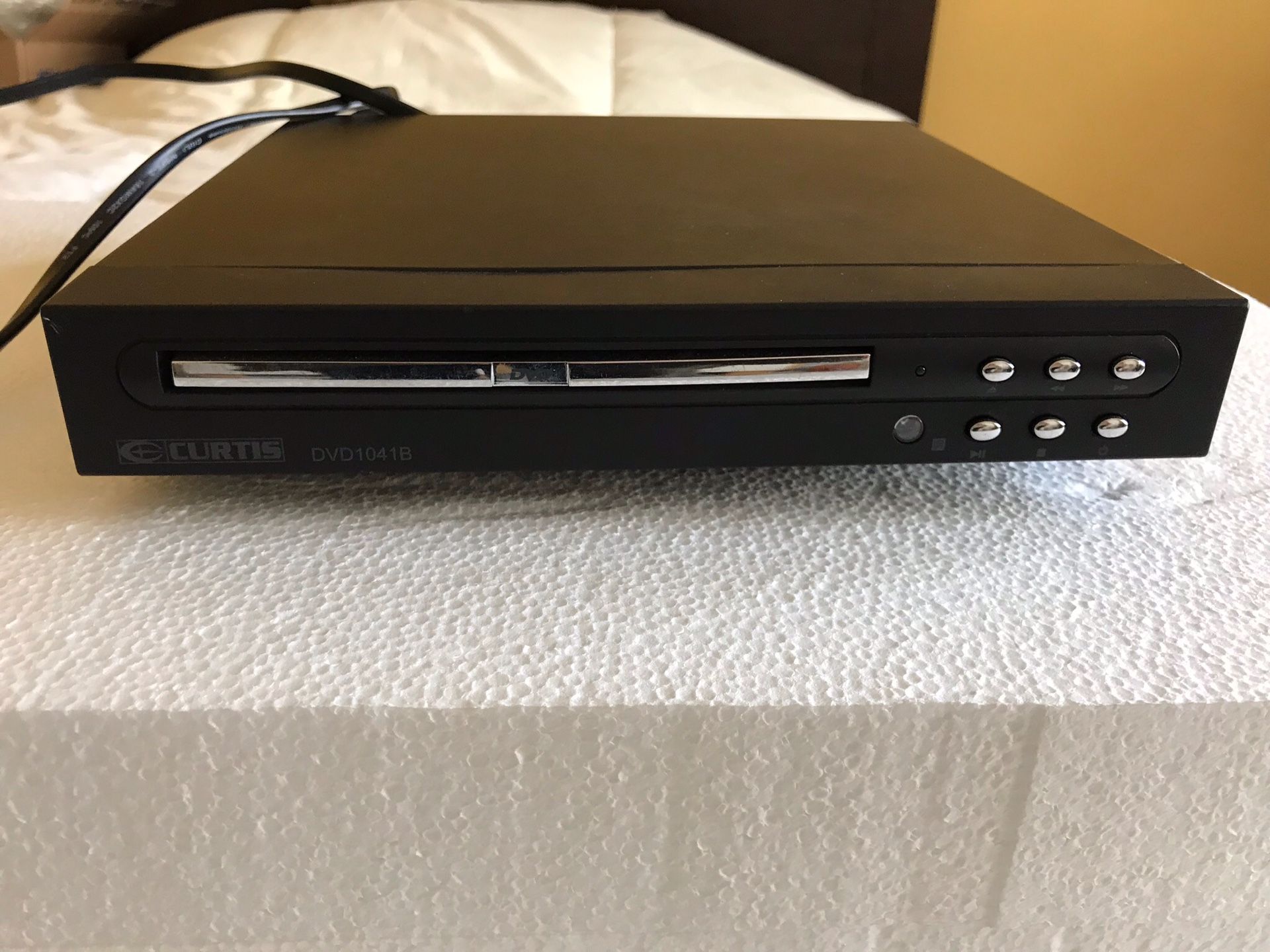 CURTIS DVD PLAYER