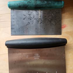 Dough, Bread Cutter / Scraper