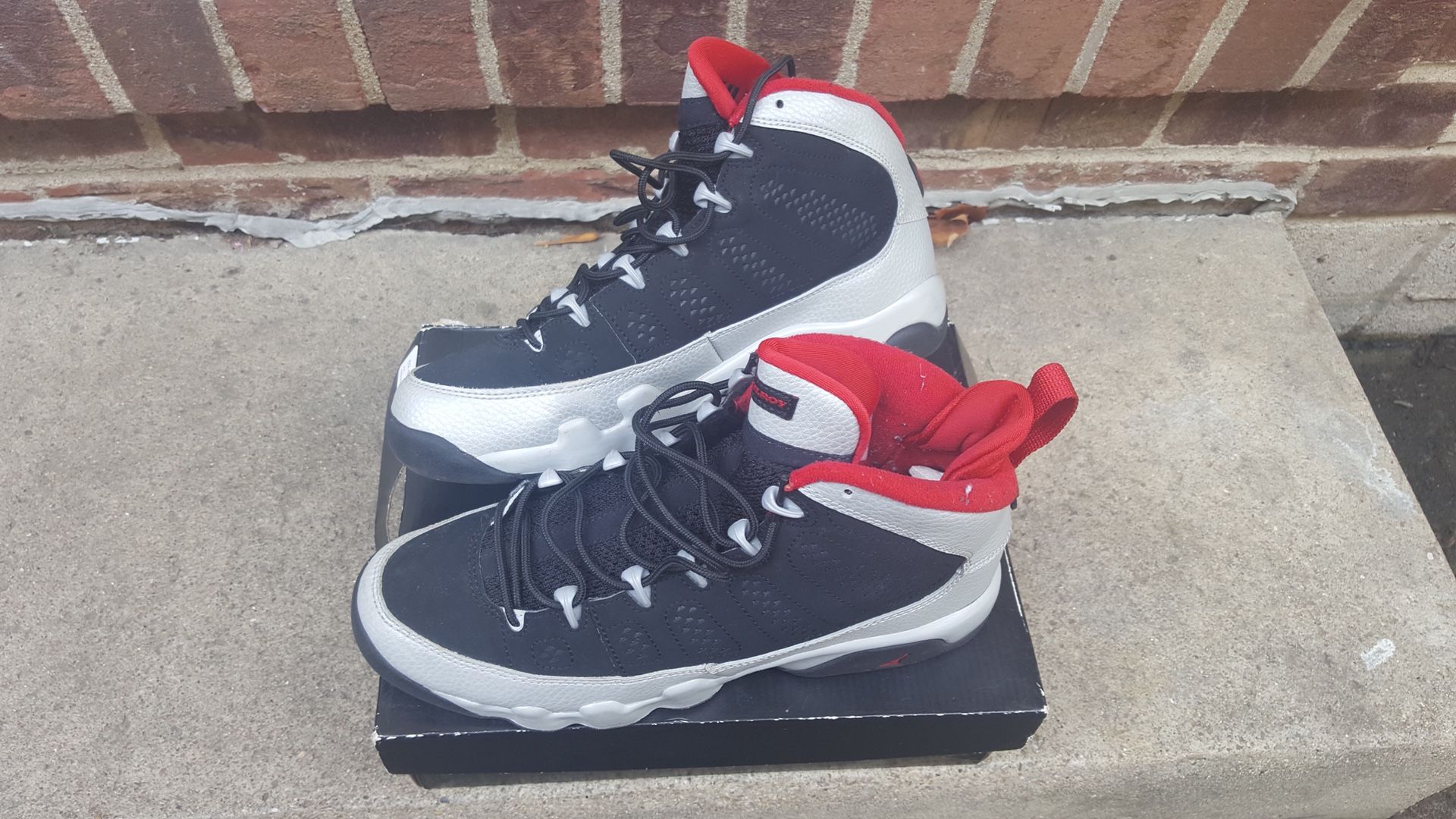 Air Jordan 9 Retro Johnny Kilroy