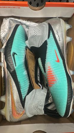 Brand new nike Phantom 6 size 7.5, 8