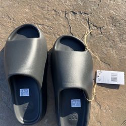 Adidas Yeezy Slides Black