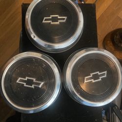 Chevy Hubcaps 