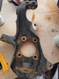2017 GMC OEM Uninstalled right front knuckle