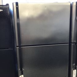 GE 17 Cu Ft Top And Bottom Black And Stainless Steel Fridge. 1 year Warranty 