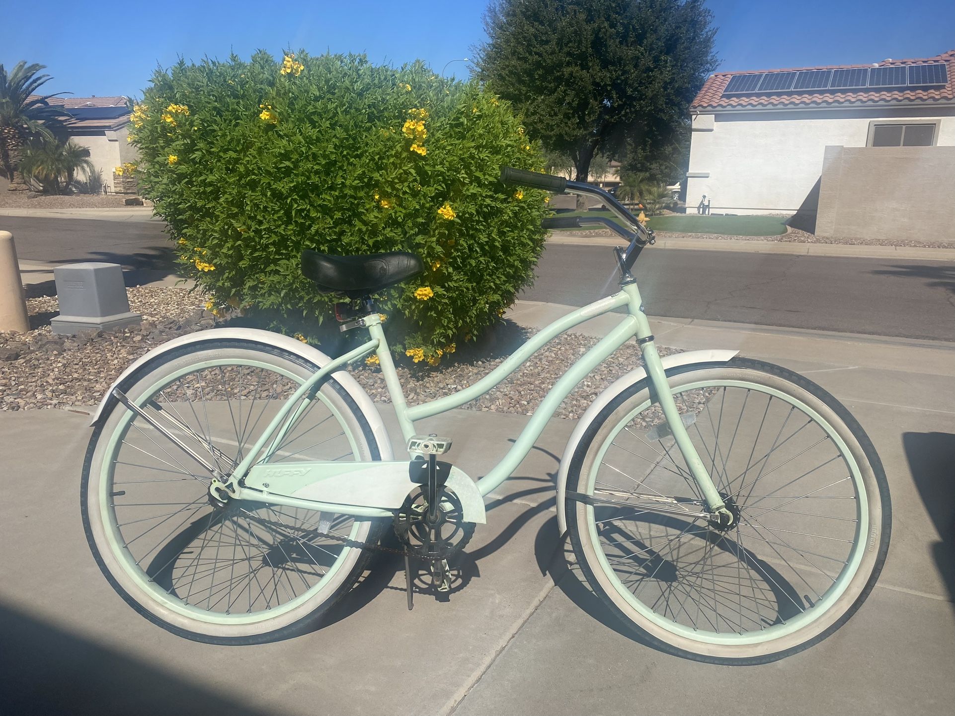 26” Women’s Huffy Beach Cruiser