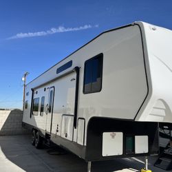 2016 Genesis Supreme 35cr