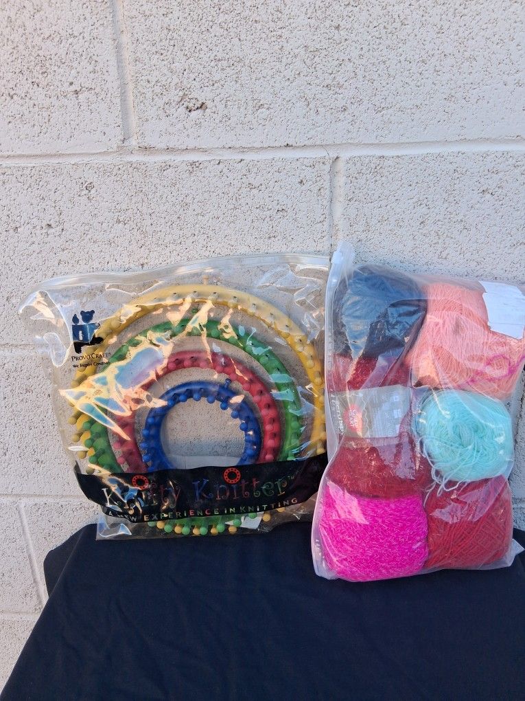 Nifty knitter $10 bag of yarn $ 10 Rainbow/charleston Pickup Between 2;00-10:40 Pm Cash Only Read Description First