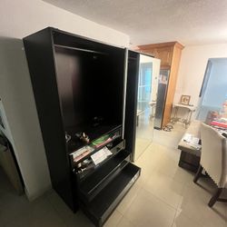 MODERN MIRROR CLOSET FOR SELL