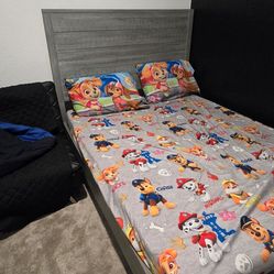Queen Bedframe