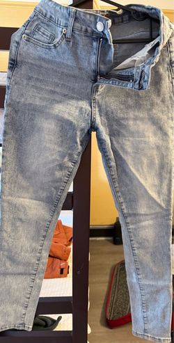 ✔️🔜Women’s Light Wash Stretch Jeans - Size 9🔚✔️