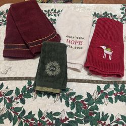 Christmas Tea Towels Holiday Winter Decor Linens