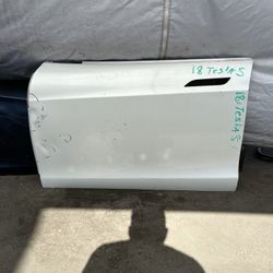 2019 Tesla Model S Left Front Door Shell